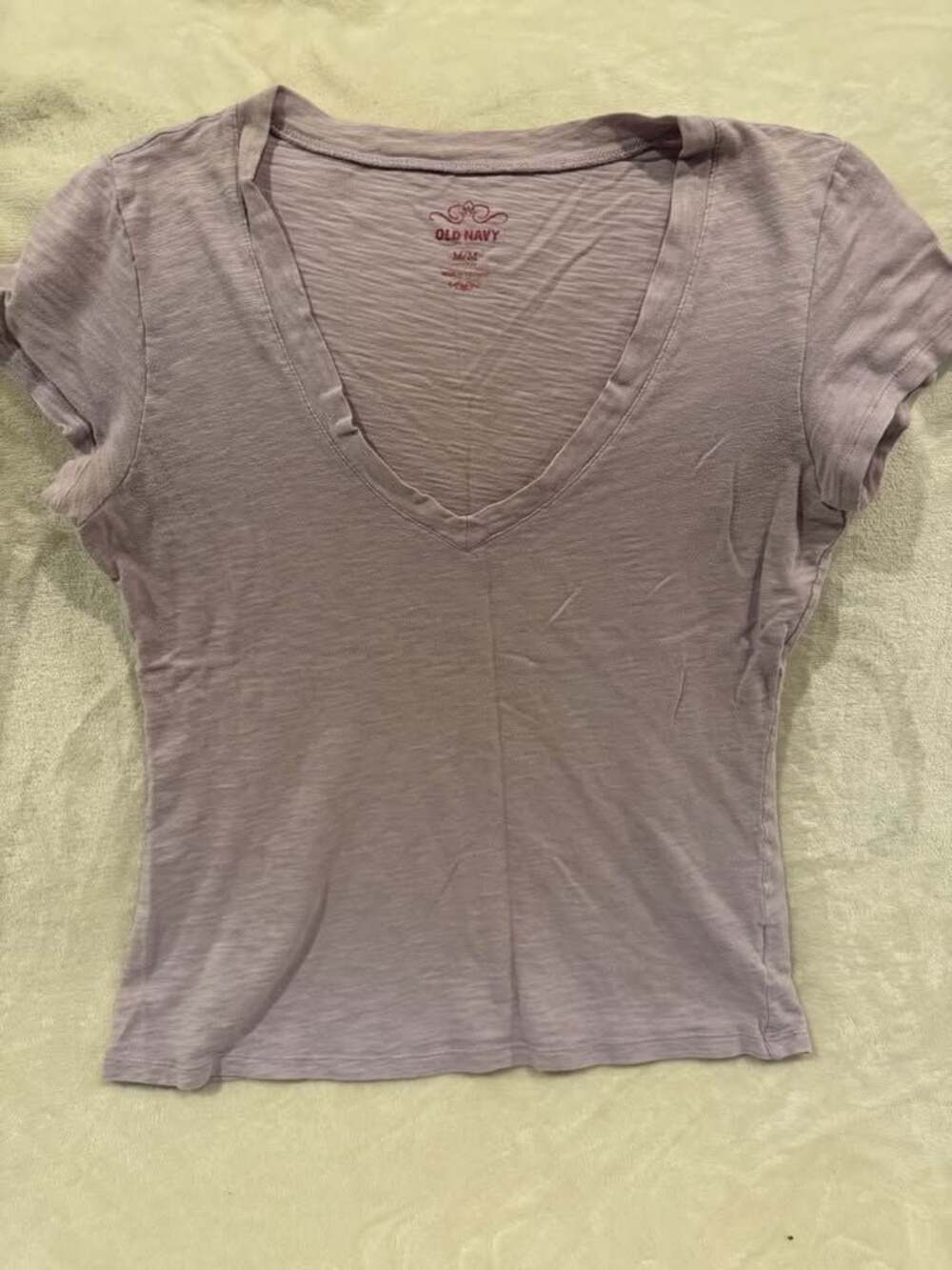 Womens Old Navy V-Neck Lavender T-Shirt in medium